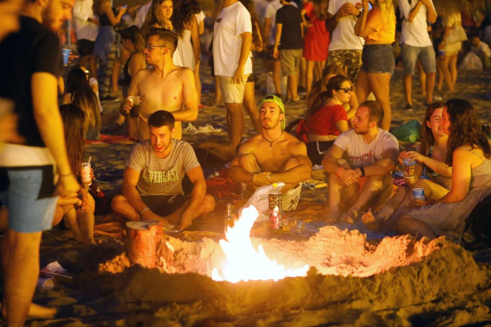 Hogueras de la noche de San Juan en València