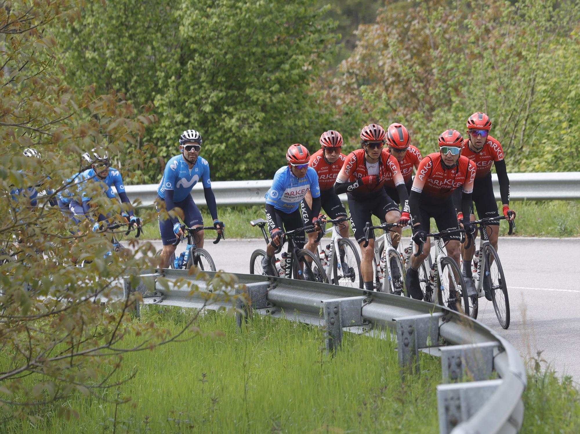 La segunda etapa de la Vuelta Ciclista a Asturias, en imágenes