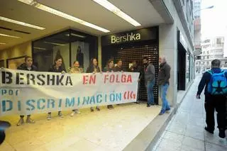 El gobierno de Vilagarcía pide a Inditex que reconsidere su decisión de cerrar la tienda de Bershka en la ciudad