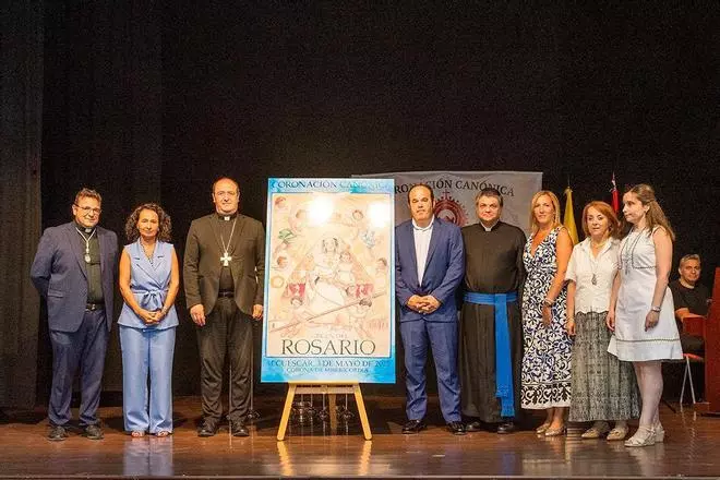 Presentación en Alcuéscar el cartel de la Coronación Canónica de la Virgen del Rosario
