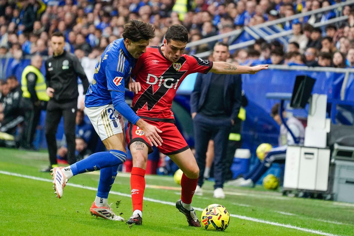 El jugador del Real Oviedo Nacho Vidal durante el partido de LaLiga entre el Oviedo y el Rayo Vallecano en el estadio Carlos Tartiere