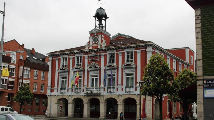 Mieres reconoce retrasos en la plusvalía, que achaca a la excesiva burocracia