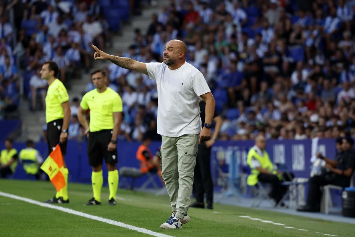 Manolo González, durante un partido