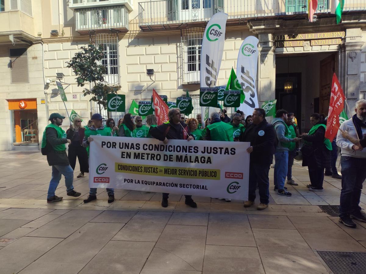 Concentración frente a la Delegación del Gobierno de la Junta de Andalucía,