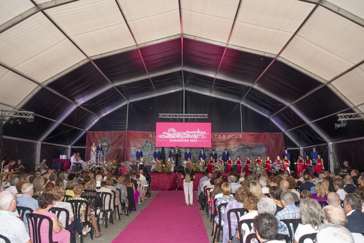 La presentación de las mairalesas, los quintos y el mantenedor es uno de los actos más esperados.