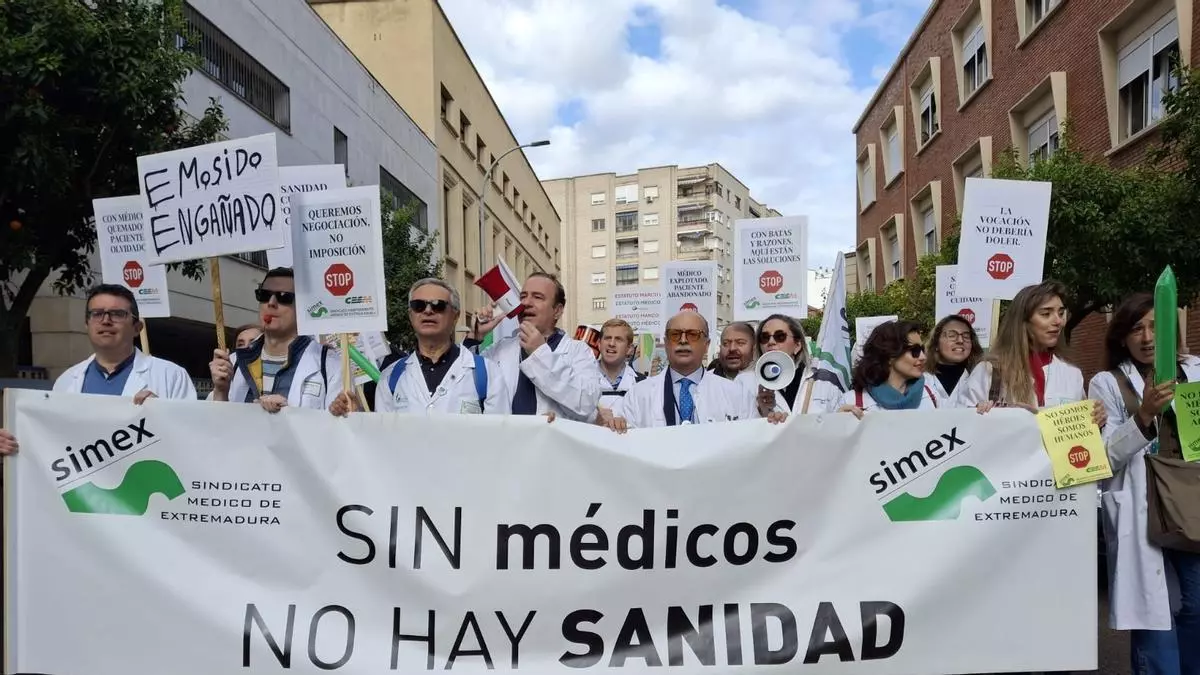 La huelga deja ya 261.000 consultas y 3.206 operaciones anuladas en Extremadura, a falta de otra semana de paro