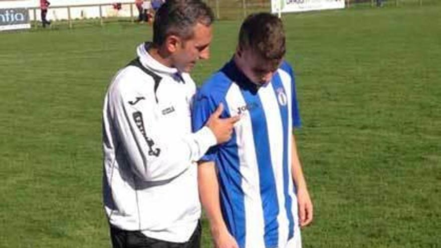 El juvenil César García (16 años) debuta con el primer equipo blanquiazul