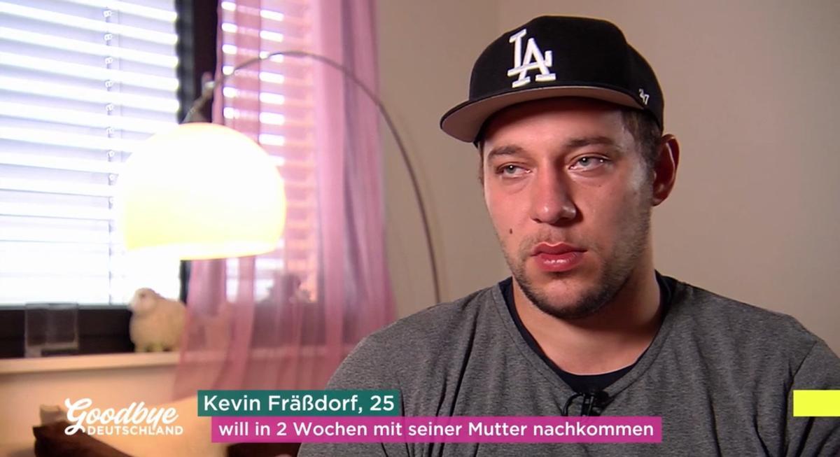 Mit einem früheren Partner hat Andrea Kaya zwei Söhne bekommen, die auch mit auf die Insel auswandern.