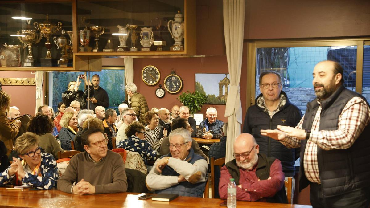 Una reunión de Les Caseríes