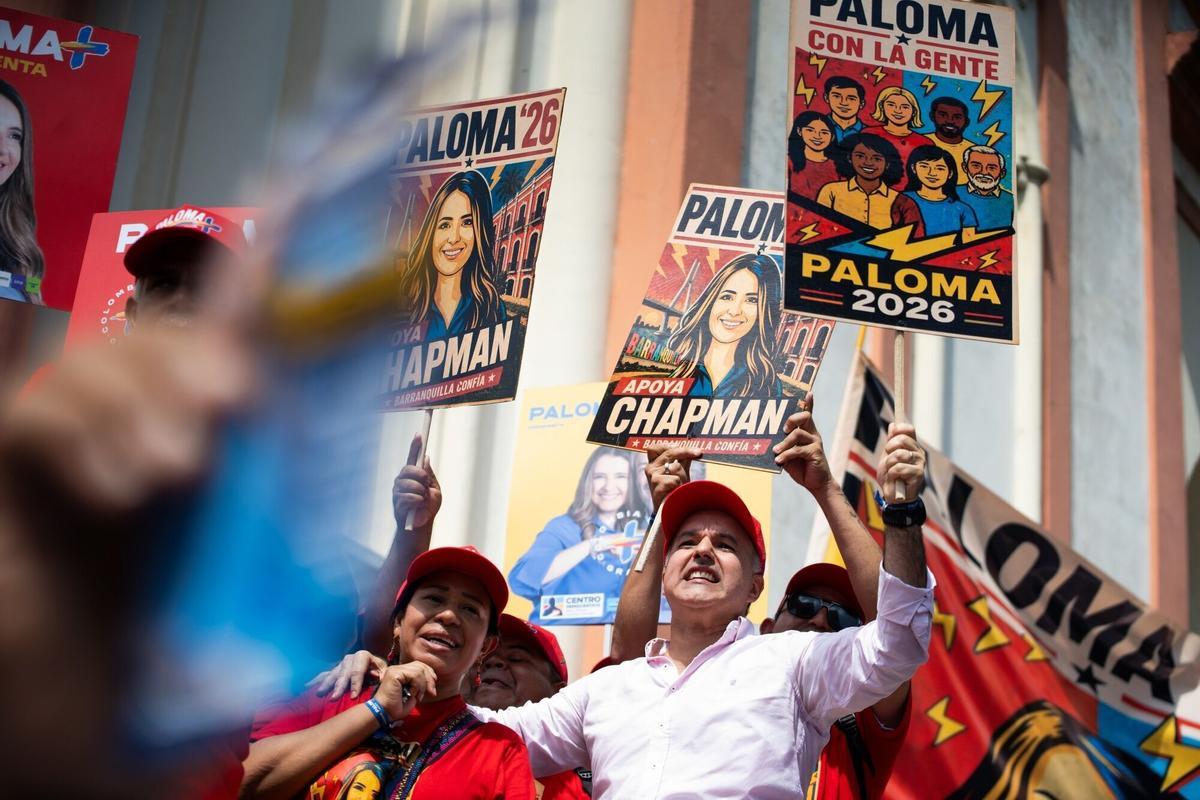 Seguidores de la candidata a las elecciones presidenciales de Colombia, Paloma Valencia durante un acto del partido Centro Democrático. Segundo en las encuestas y muy seguido por el movimiento liderado por el ultraderechista Abelardo de la Espriella.