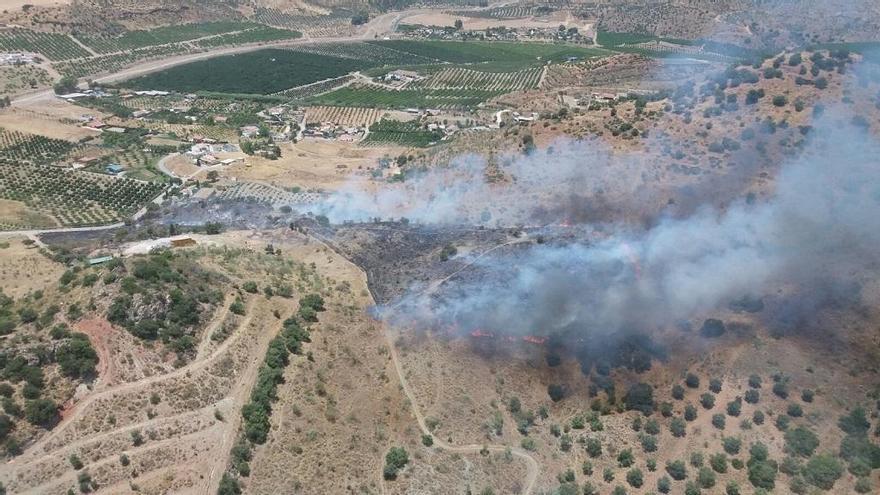 Imagen del incendio en Campanillas de este lunes.