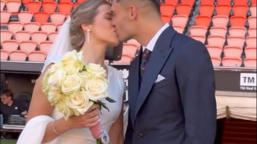 El jugador del Valencia CF Hugo Duro se ha casado hoy con Nerea Martí