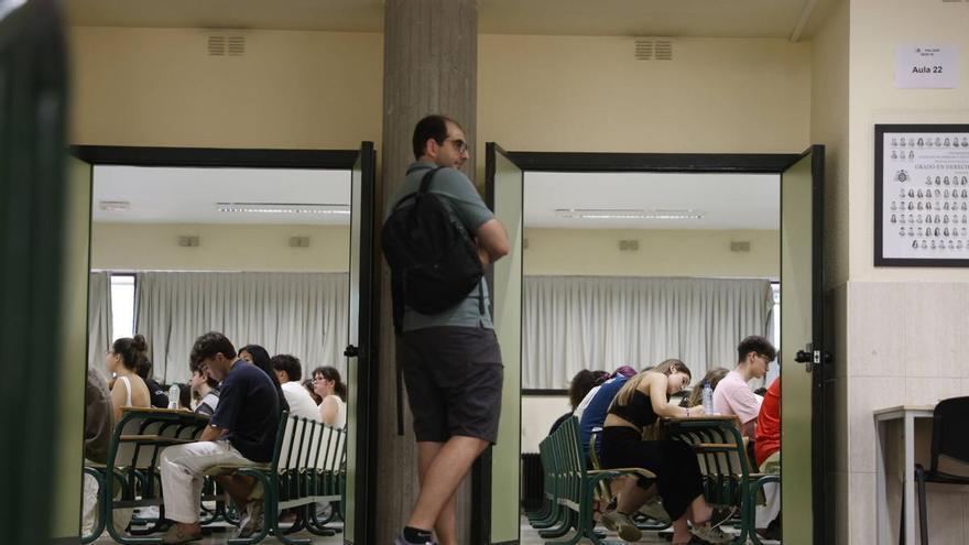 La Universidad de Oviedo baja en el ranking de Shanghái hasta el penúltimo tramo y lo achaca a la jubilación de investigadores de gran peso: "El relevo se tiene que consolidar"