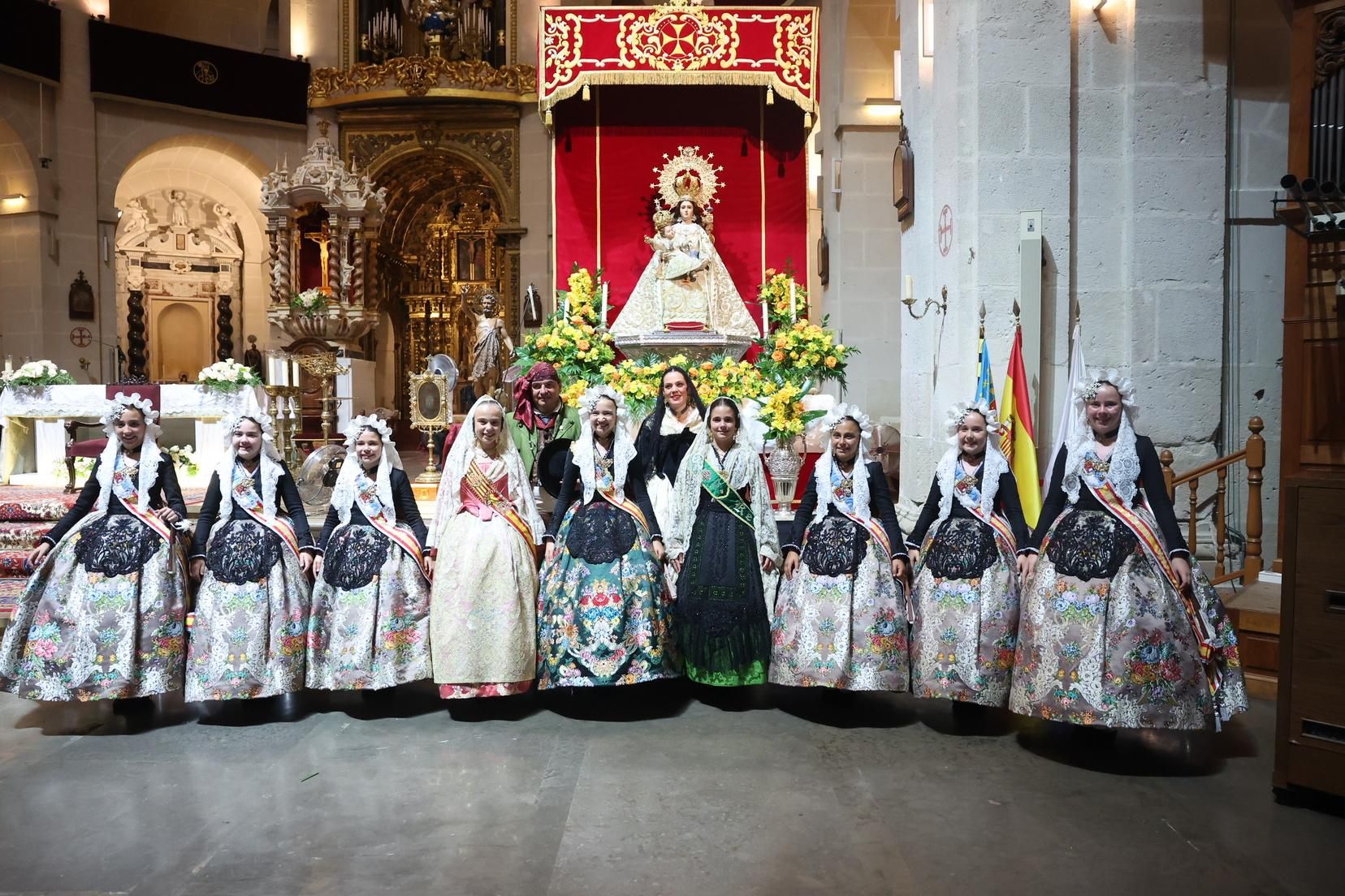 Primera jornada de Ofrenda de las Hogueras de Alicante
