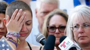 Emma González, la alumna superviviente del instituto de Parkland que ayer sacó las vergüenzas a Trump, preguntándose cuánto dinero recibe de la Asociación nacional del Rifle, quiere ahora verse las caras con el presidente.