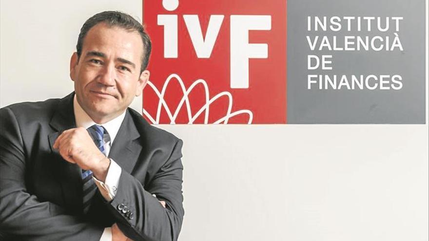 Manuel Illueca analiza los productos, mercados y procesos del IVF en el hotel Intur de Castellón