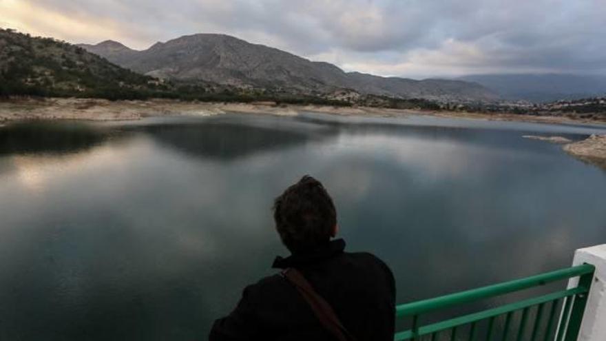 Panorámica del embalse de Amadorio, en La Vila Joiosa.