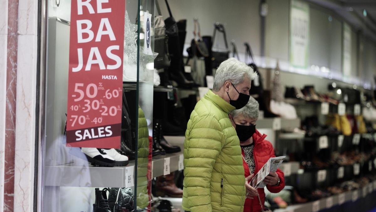 Primer día de rebajas: «Esperamos salvar la temporada de Navidad, que ha sido nefasta»