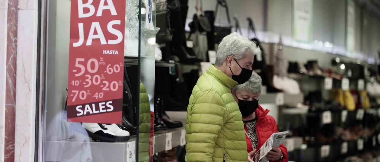 Primer día de rebajas de enero en Mallorca: «Esperamos salvar la temporada de Navidad, que ha sido nefasta»