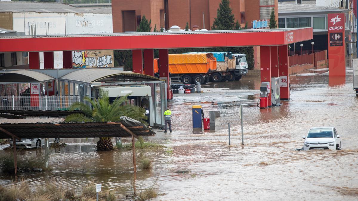 La A-3 cortada entre Aldaia y Riba-roja de Túria