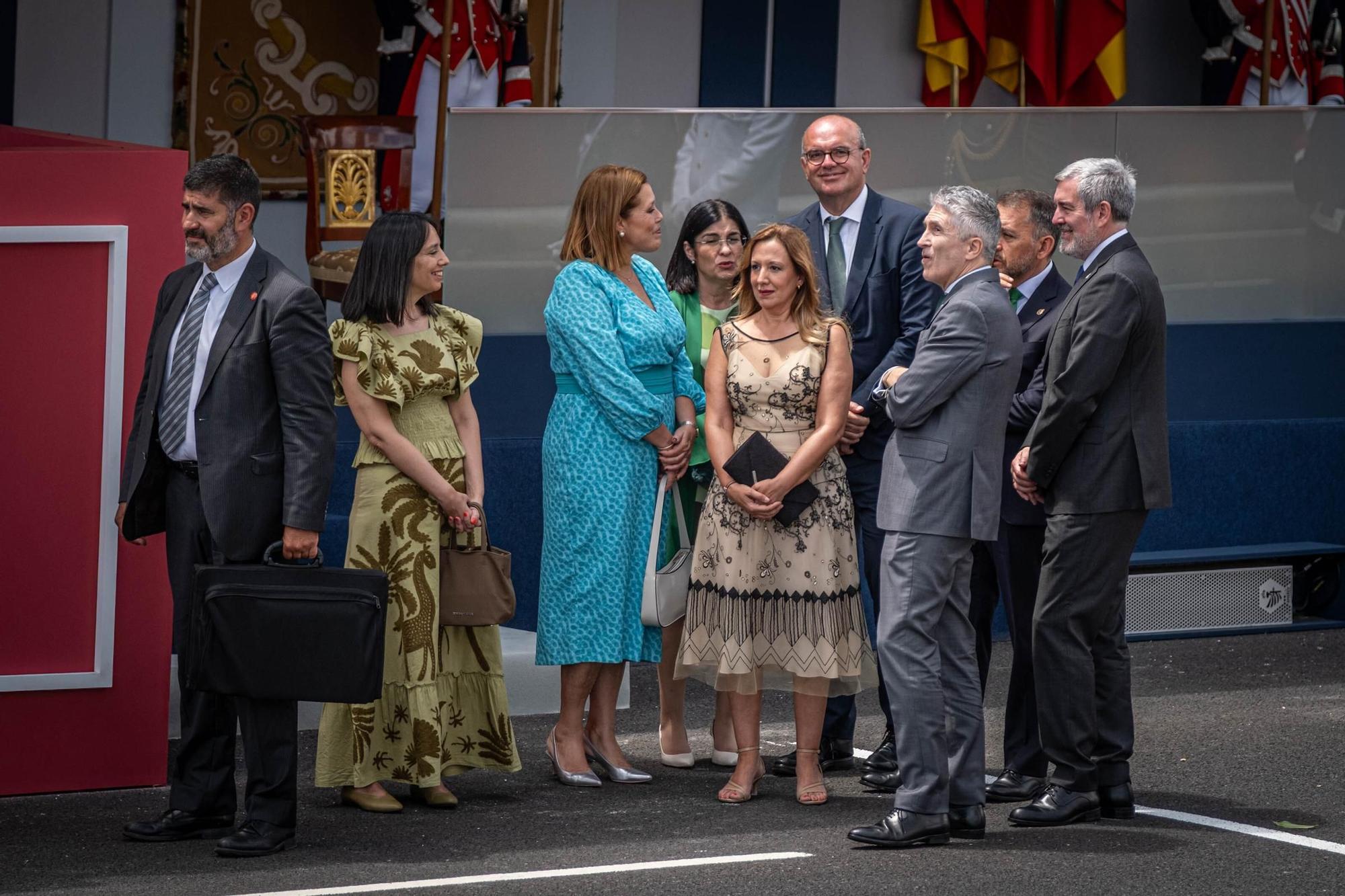 Las mejores imágenes del desfile militar de las Fuerzas Armadas en Tenerife con la presencia de Sus Majestades los Reyes