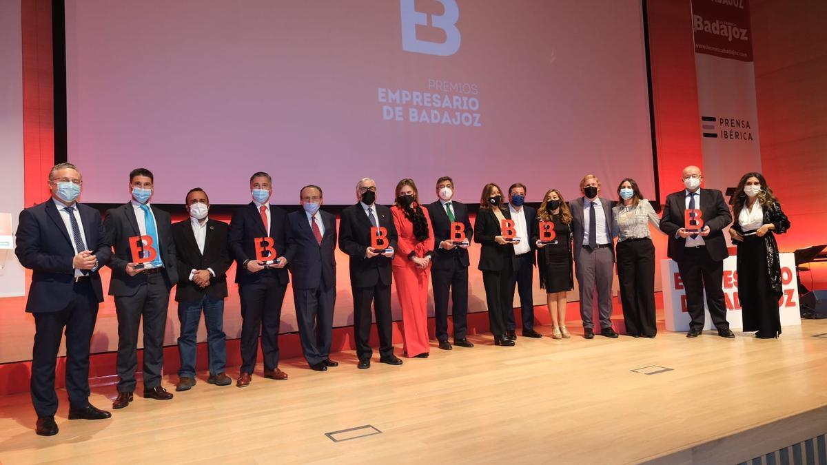 Autoridades y ganadores de los Premios Empresario de Badajoz en la décimo primera edición.