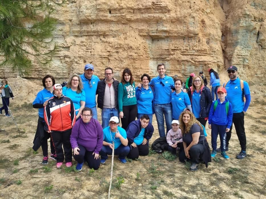 Usuarios, familiares y amigos participaron en I Ruta Solidaria a beneficio de la Asociación de Discapacitados de Pilar de la Horadada en el área recreativa del río Seco