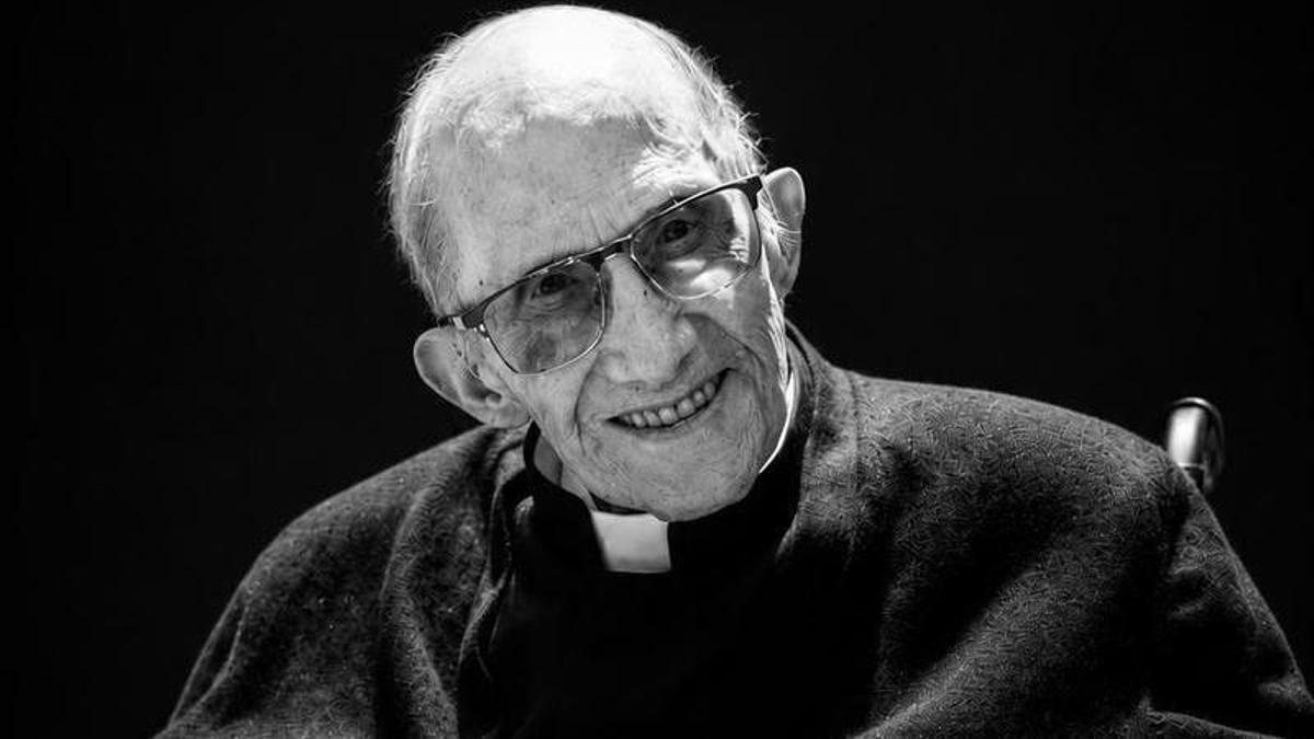 Muere Olegario Peña, el decano de los curas que saludó al papa León XIV en Gran Canaria