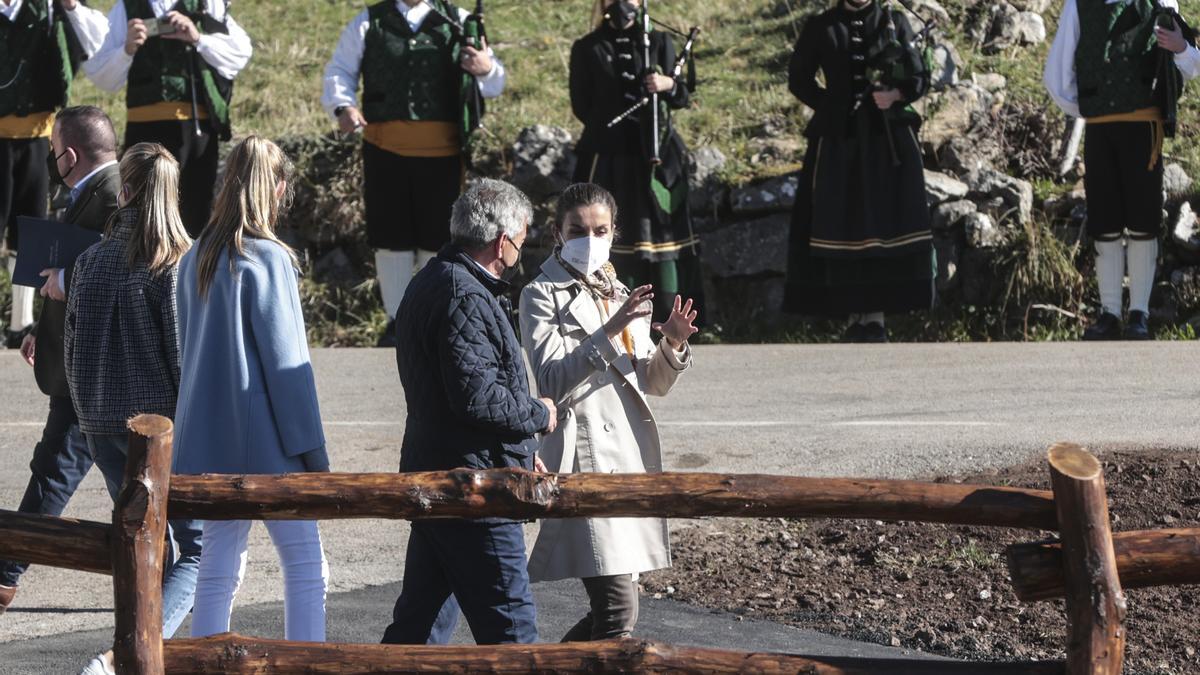 Pueblo Ejemplar 2021: La Familia Real visita Santa María del Puerto, en Somiedo