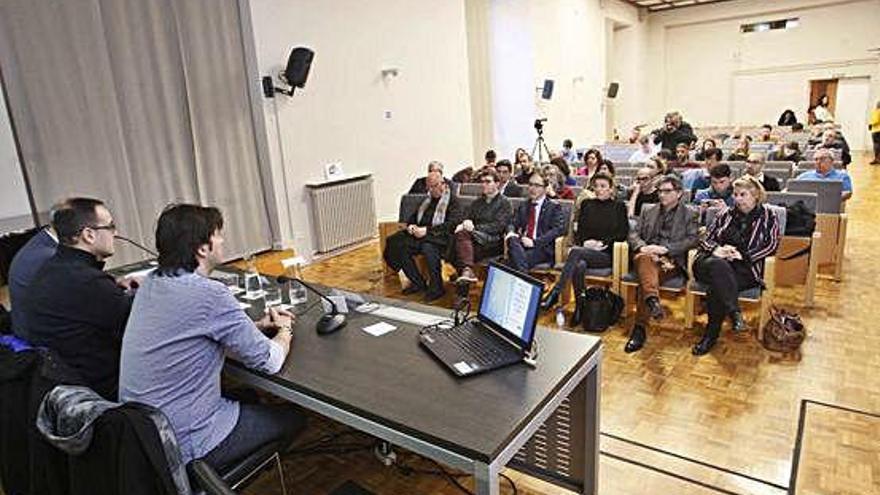 La presentació dels estudis, ahir, a la Casa de la Cultura de Girona.