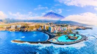 El destino español ideal para los mayores de 60 años: primavera todo el año, y piscinas naturales junto al mar