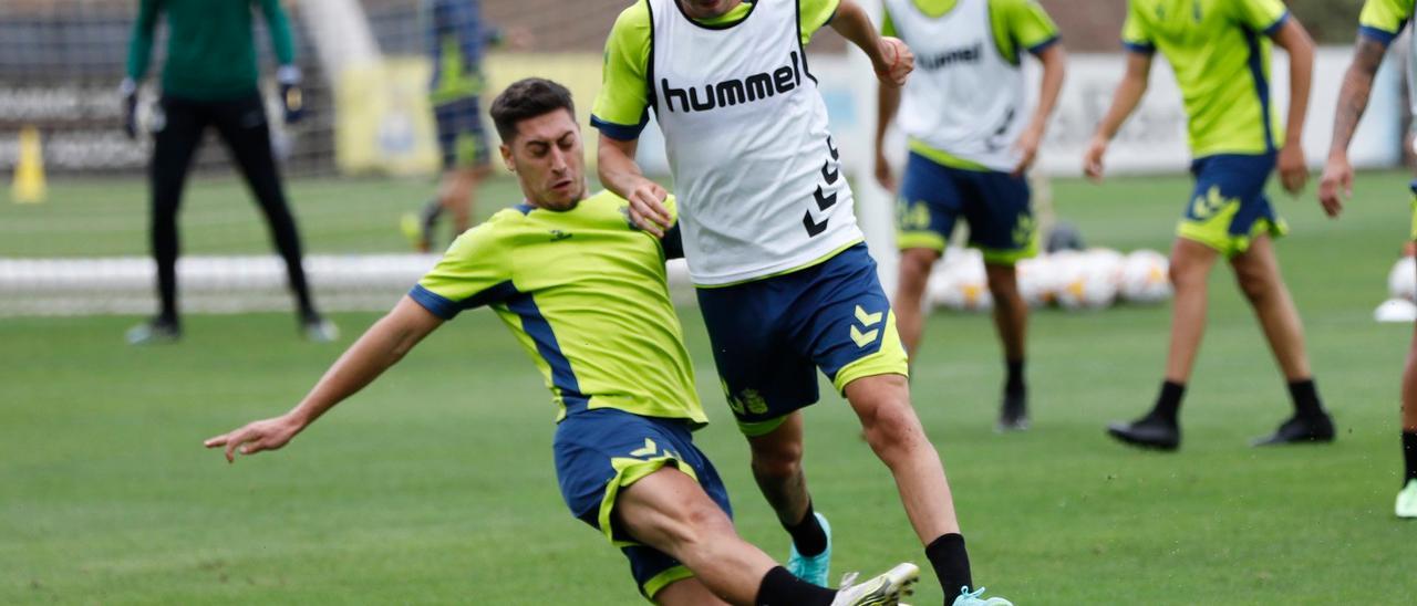 Entrenamiento este miércoles de la UD Las Palmas, que ha pedido que se vacune a su plantilla contra el covid.