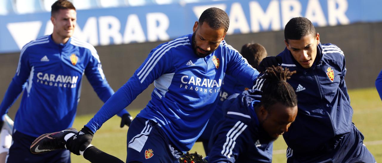 Bebé y Fuentes, en el entrenamiento de este viernes en La Romareda.