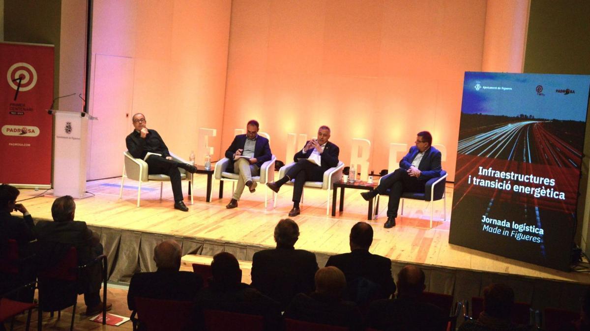 La ponència inaugural de la jornada amb Pere Macias, Víctor Cusí, Pere Padrosa i el conductor Carles Arbolí.