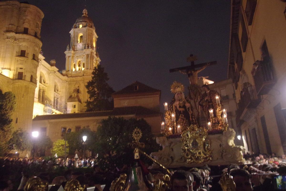 Procesión de la hermandad del Puerto de la Torre por el Centro de Málaga