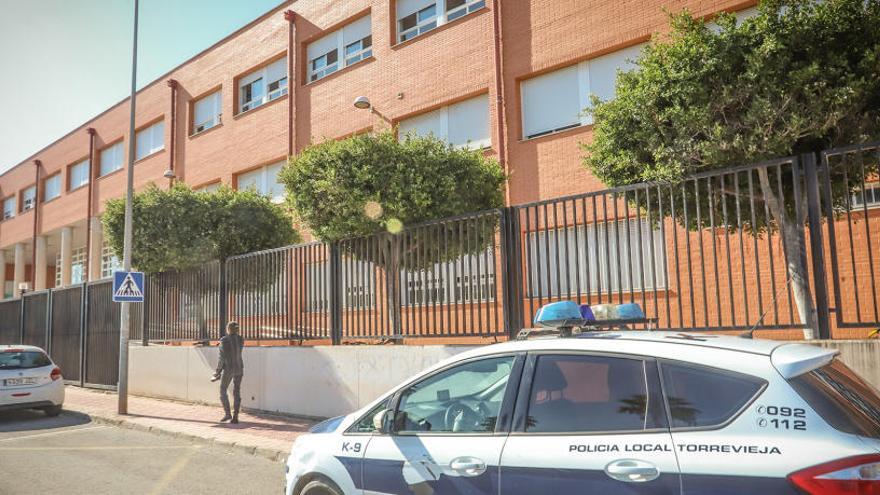 Un alumno apuñala a otro en un instituto de Torrevieja por blasfemar de su religión