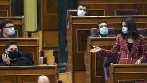 La líder de Cs, Inés Arrimadas, y el portavoz de ERC en el Congreso, Gabriel Rufián, este miércoles