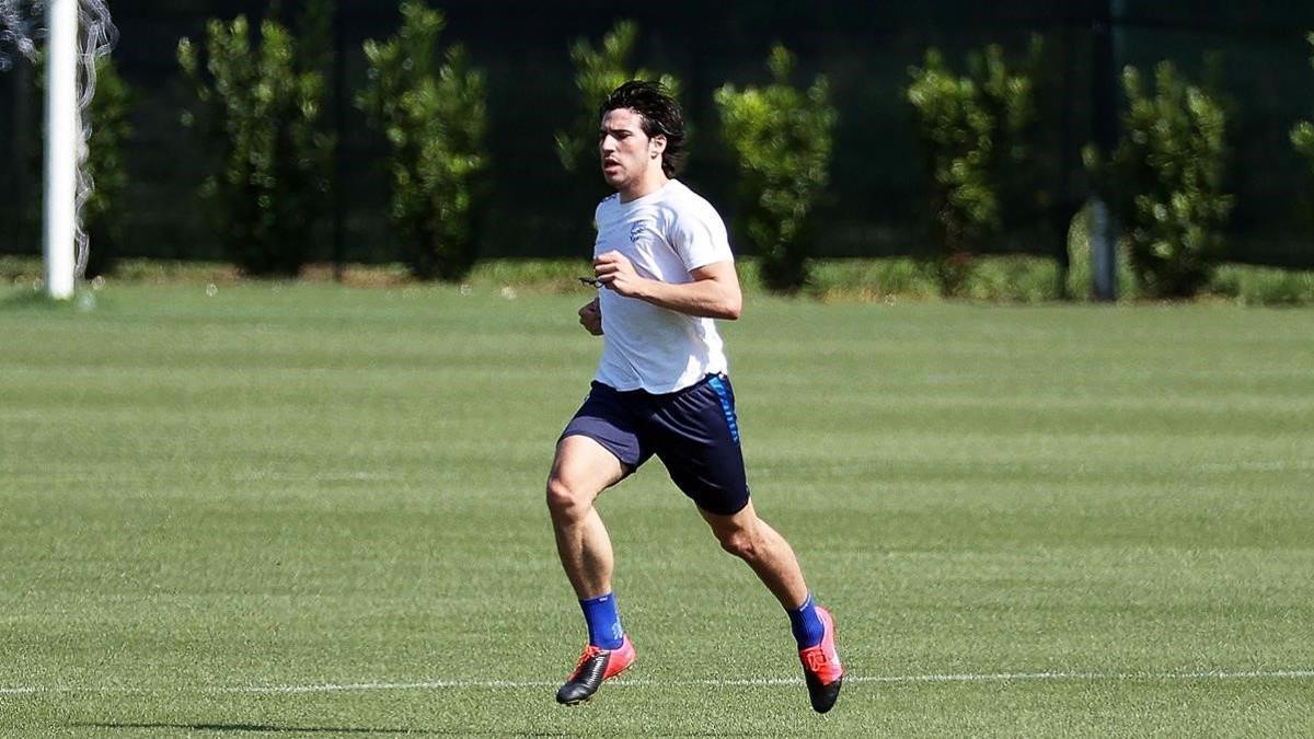 Sandro Tonali, centrocampista del Brescia, en un entrenamiento del equipo.