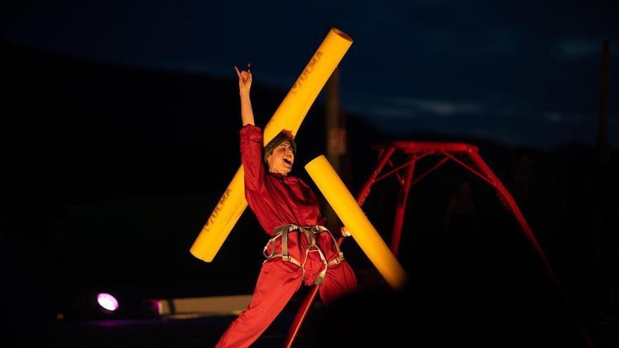 Marta Iglesias, artista circense: “El circo se sigue asociando a los payasos de la tele, pero se mezclan muchas técnicas escénicas”
