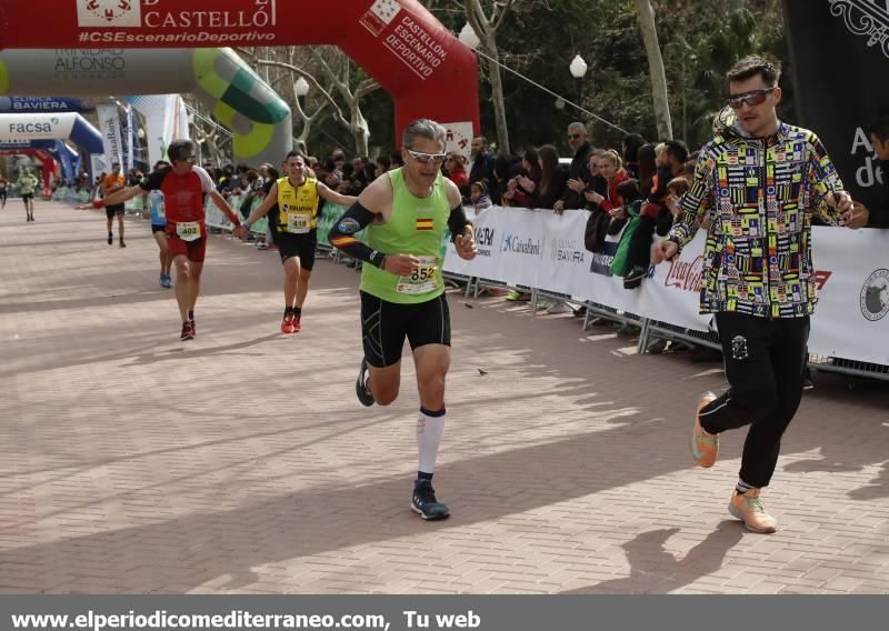 Atletas en el IX Marató BP de Castellón