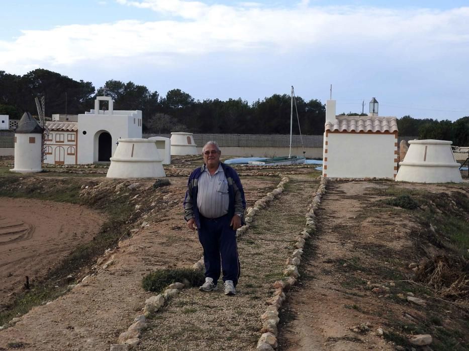 Un jardín con Formentera en miniatura