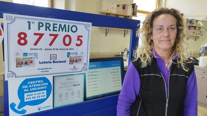 Lotera por los pelos: la lavianesa que vende lotería en su peluquería desde el lunes rebosa &quot;alegría&quot; tras dar ya un primer premio de 30.000 euros