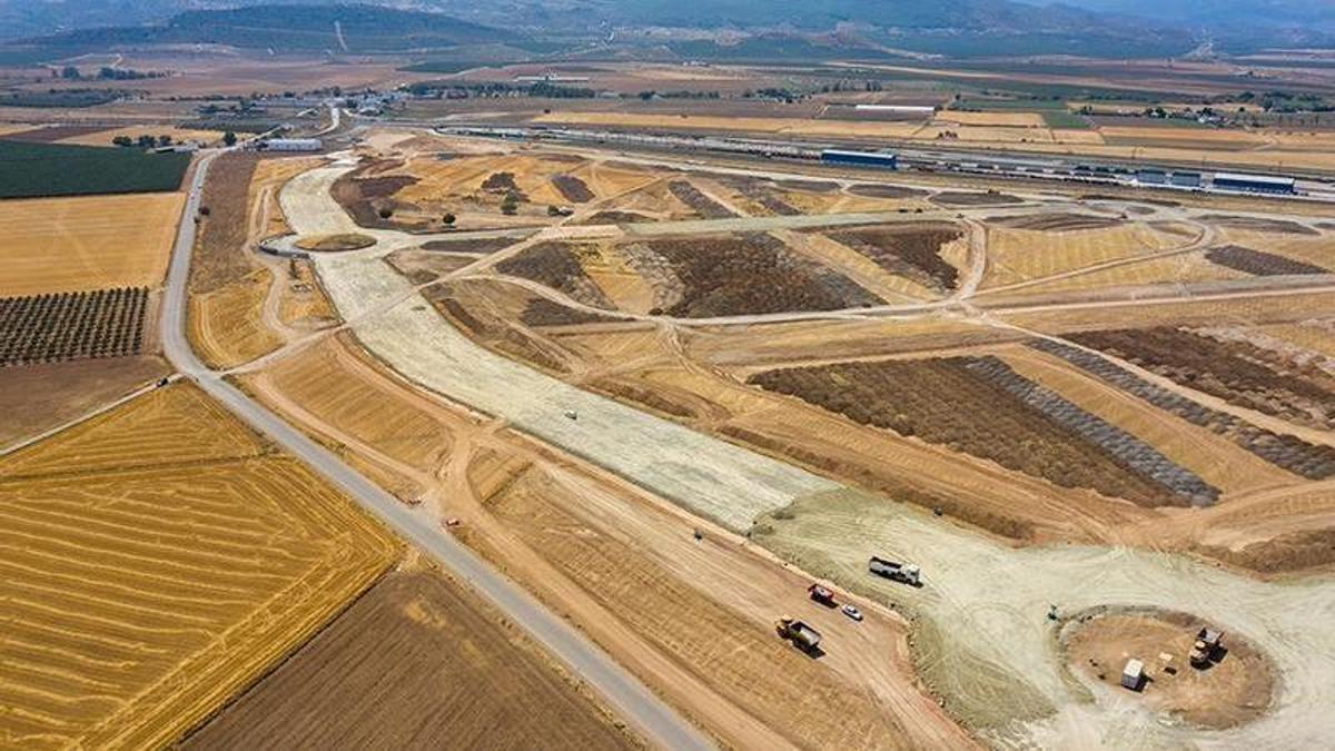 Imagen de las obras del Puerto Seco de Antequera en abril 2022.