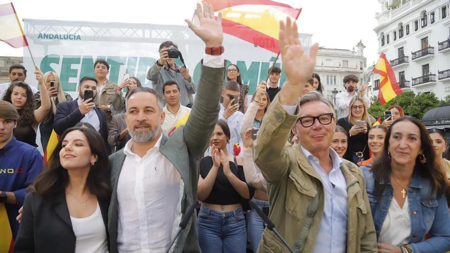 Mitin de Santiago Abascal en Las Tendillas
