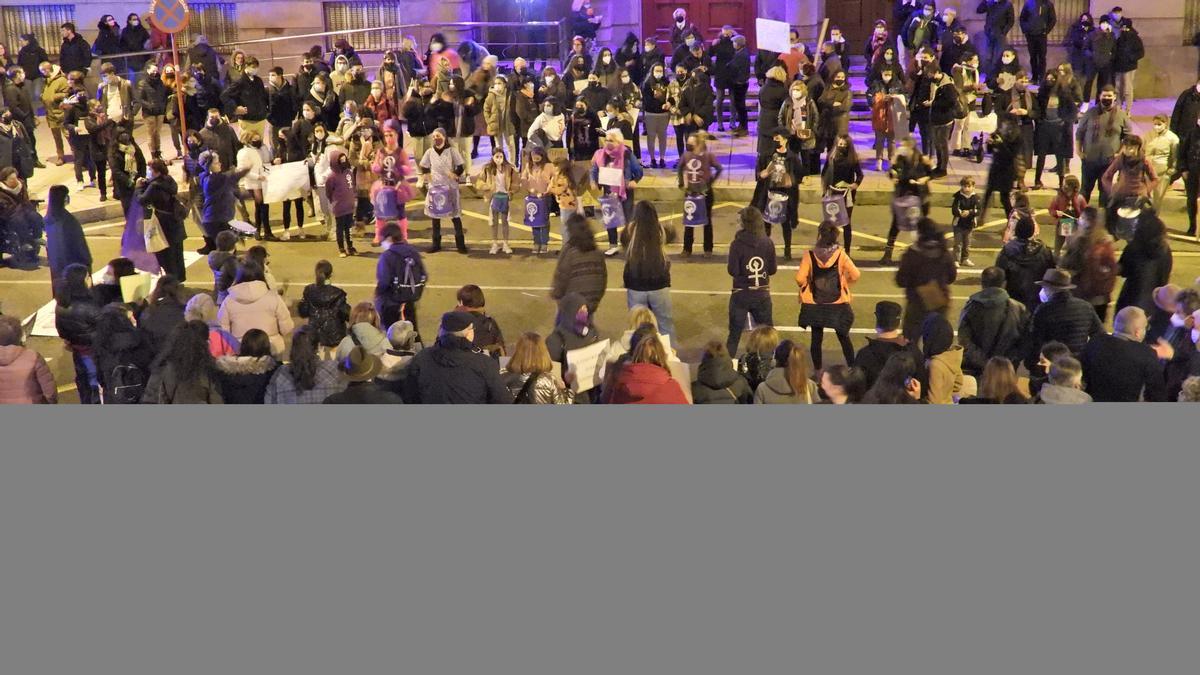 La manifestación de Ourense congregó a centenares de personas.