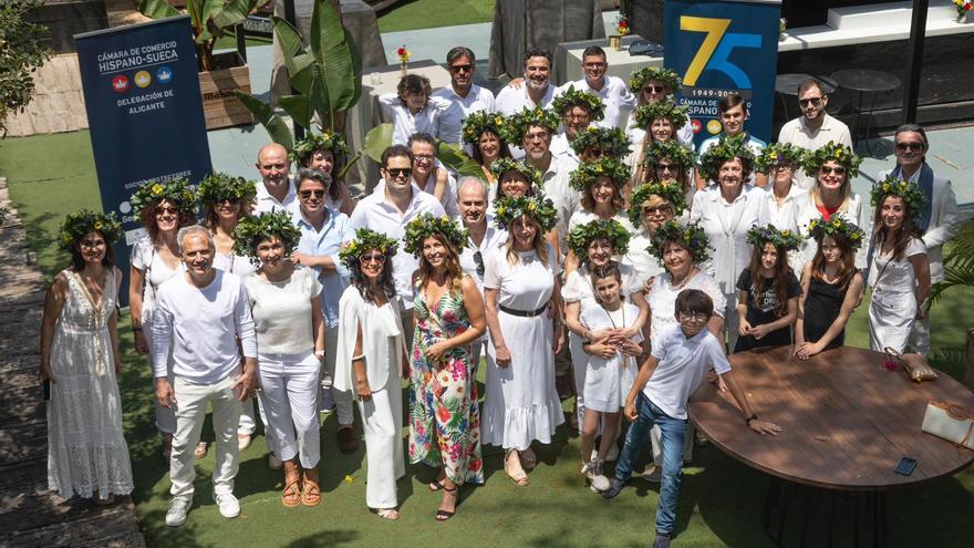 La Cámara de Comercio Hispano Sueca celebra la festividad del Midsommar en Alicante