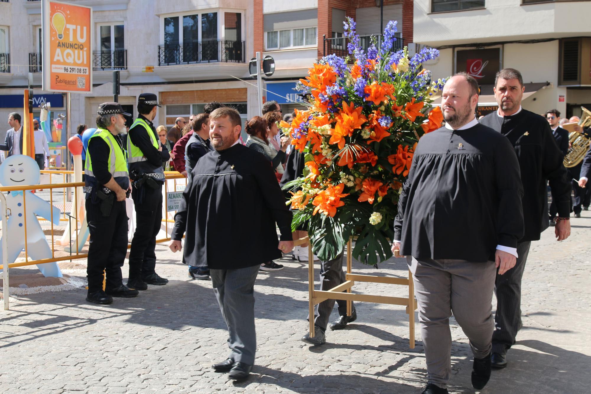 Las mejores imágenes de la 'Ofrena' de las Fallas de Burriana