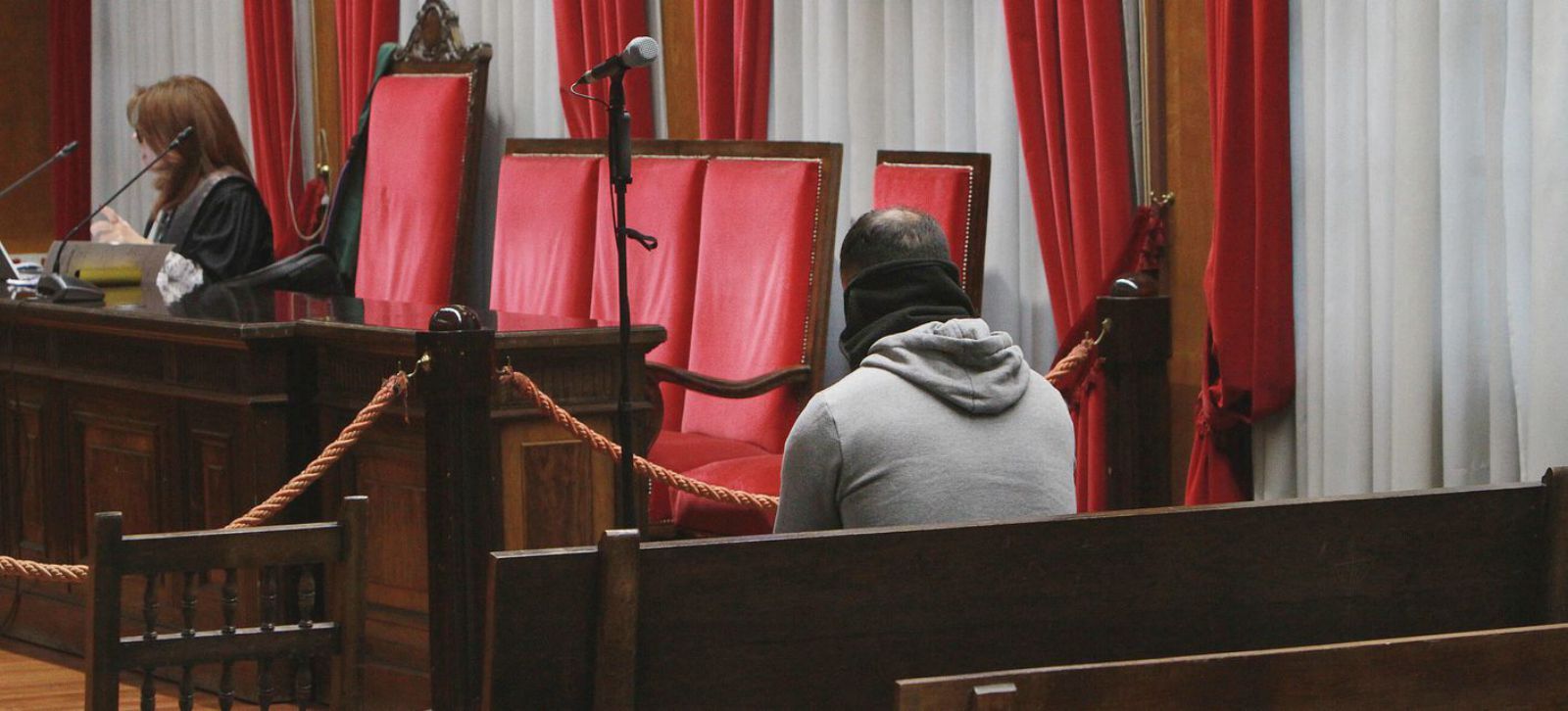 El guardia civil condenado por estos hechos, este jueves, en la Audiencia Provincial de Ourense.