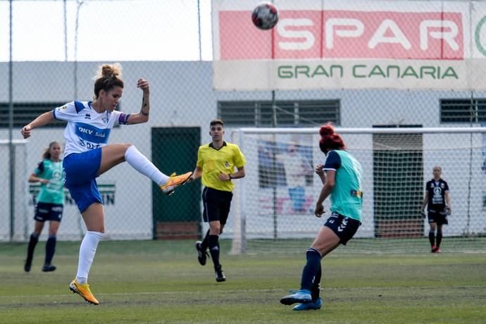 26-01-20  DEPORTES. CAMPOS DE FUTBOL MUNICIPAL DE ARGUENEGUIN. ARGUINEGUIN. MOGAN. Partido de futbol femenino entre los equipos del Femarguín contra el Tenerife B disputado en Campo de futbol Municipal de Arguineguin.  Fotos: Juan Castro  | 26/01/2020 | Fotógrafo: Juan Carlos Castro