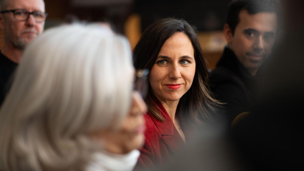 Dos hombres detenidos por acosar y amenazar de muerte a Ione Belarra, líder de Podemos: "El día que te vea, te meto un tiro en la cabeza, feminazi de mierda"